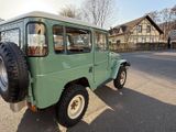 Toyota Land Cruiser FJ40 - Toyota Land Cruiser mit Benzin-Antrieb: Geländewagen