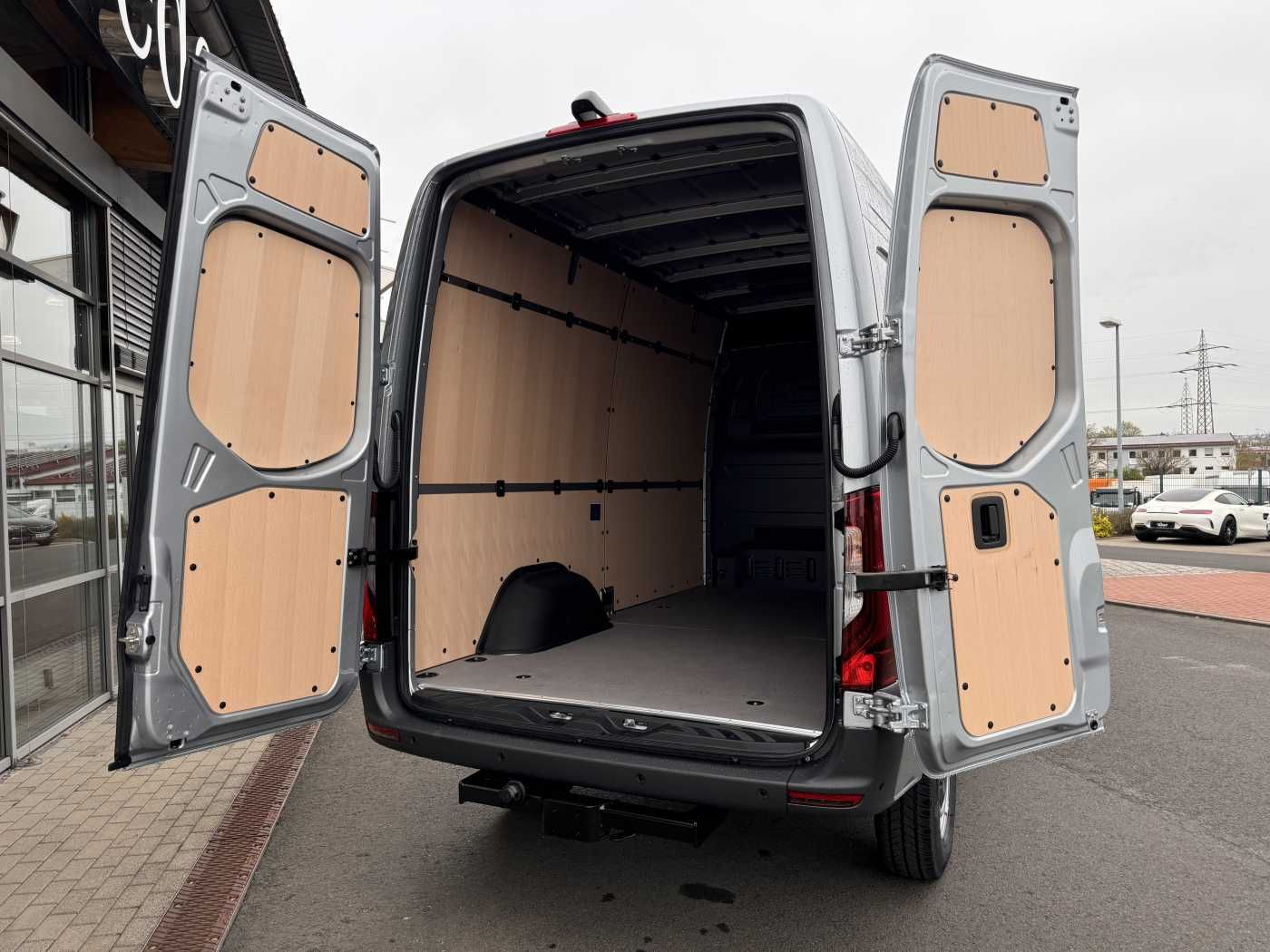 Fahrzeugabbildung Mercedes-Benz Sprinter 319 CDI 4x4 3665 Klima Standheiz AHK
