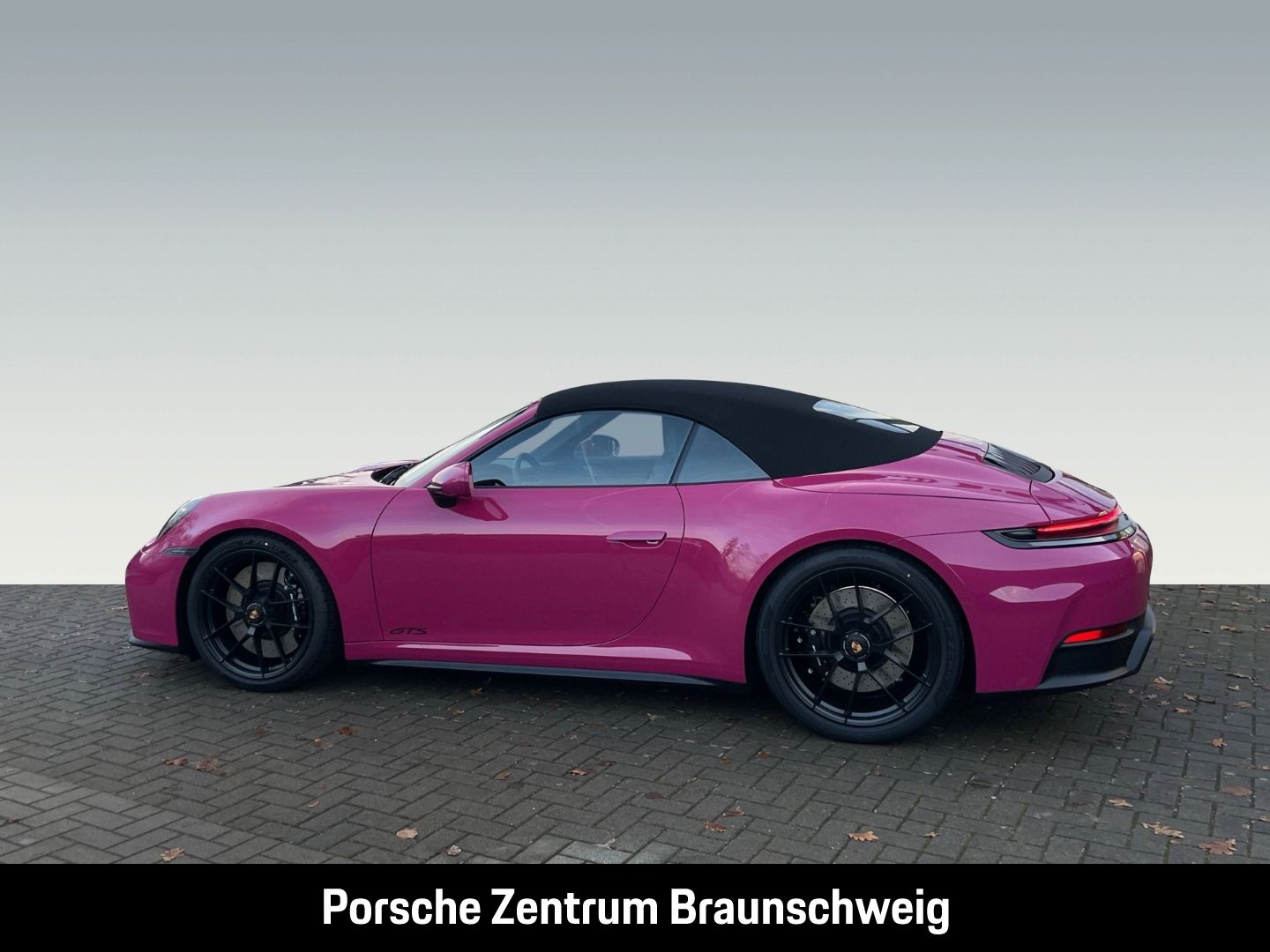 Porsche 992 911 Carrera 4 GTS Cabrio InnoDrive BOSE imagem 2