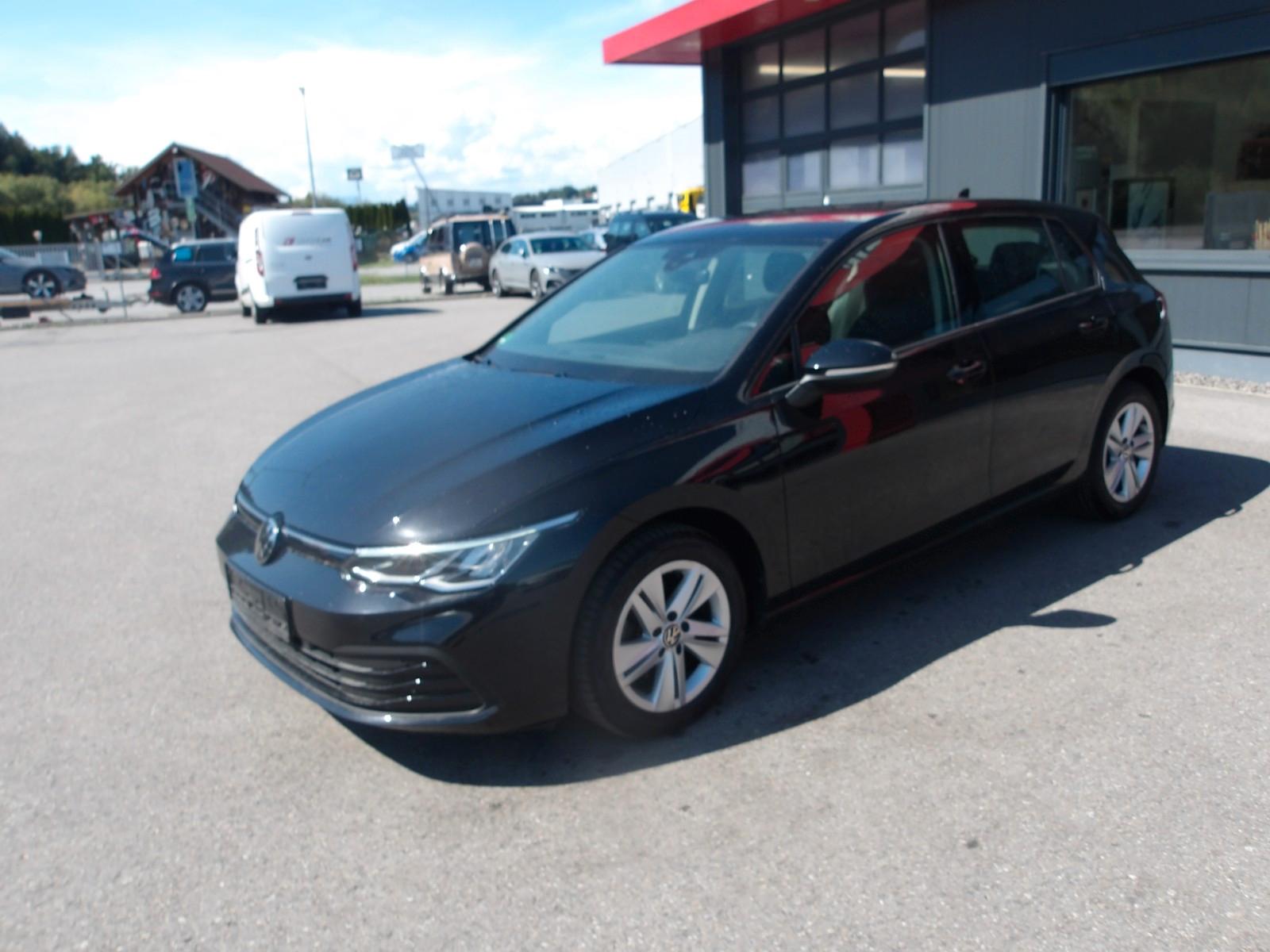 Volkswagen Golf VIII Lim. Life EXP -