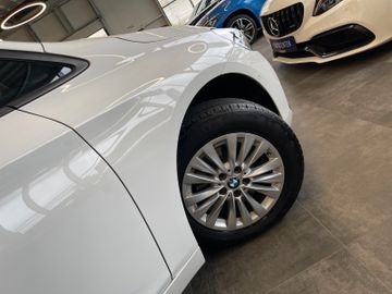 BMW 218d Active Tourer *NAVI*1.HAND*19%*PDC*SHZ*