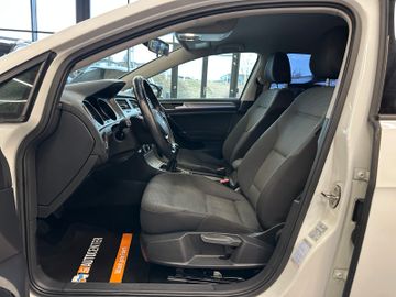 MYAUTOCENTER – Gebraucht- und Jahreswagen mit Werkstattservice in Pfaffenhofen Volkswagen Golf VII Lim. Comfortline BMT