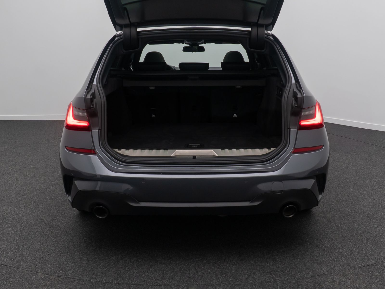 Fahrzeugabbildung BMW 330e M Sport Laser DAB HUD 360° Panorama AHK 19"