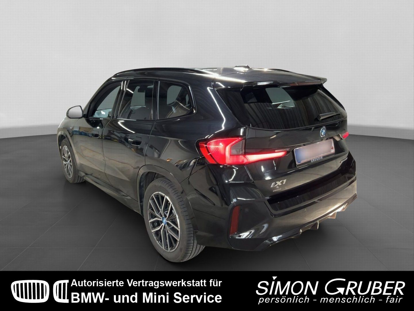 Fahrzeugabbildung BMW iX1 xDrive30 M Sport Pano el.Heckklappe AHK LED