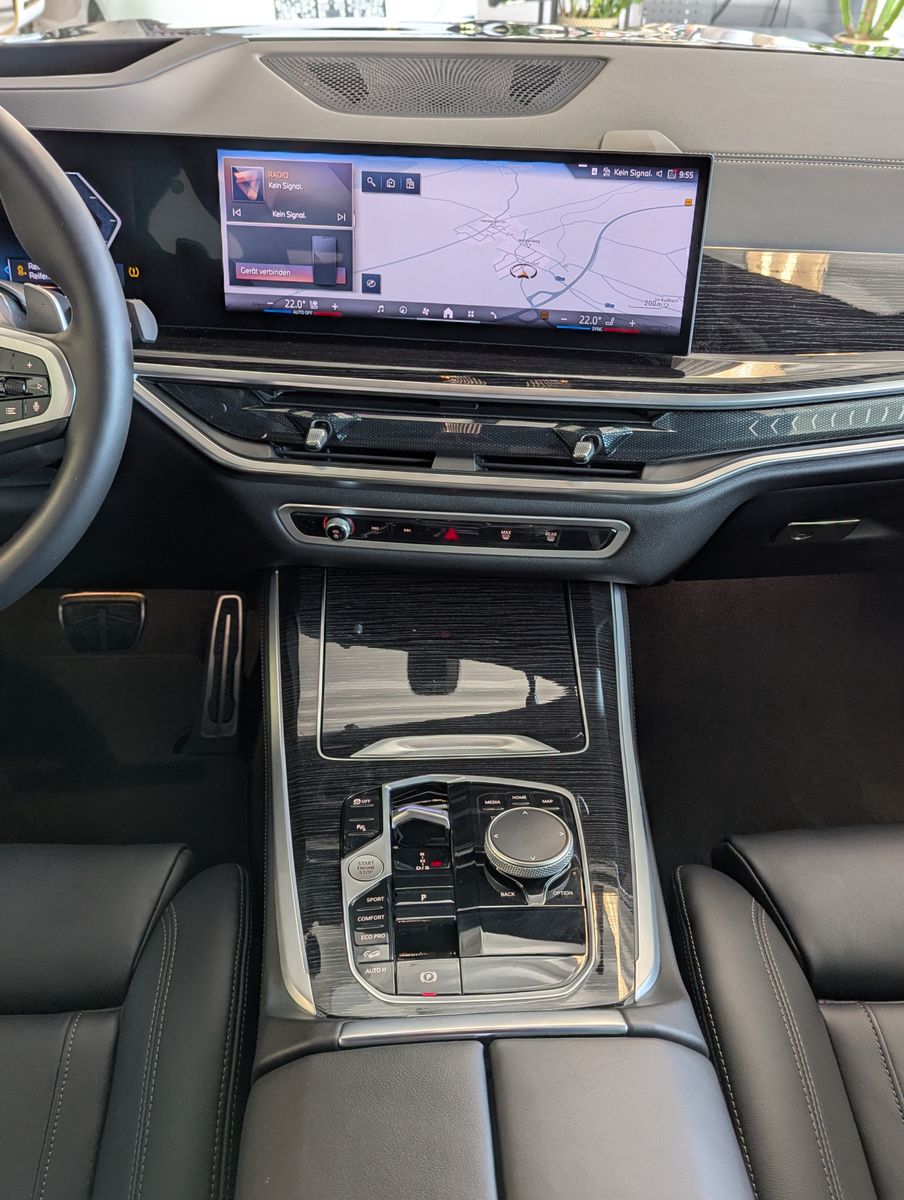 Fahrzeugabbildung BMW X5 40 d xD M-Sport Innov. Travel Merino AHK 21"