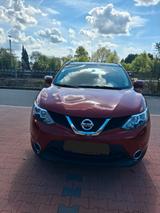 Nissan Qashqai 1.6 dCi 360° Kamera - Nissan Qashqai mit Diesel-Antrieb: Limousine, Automatik