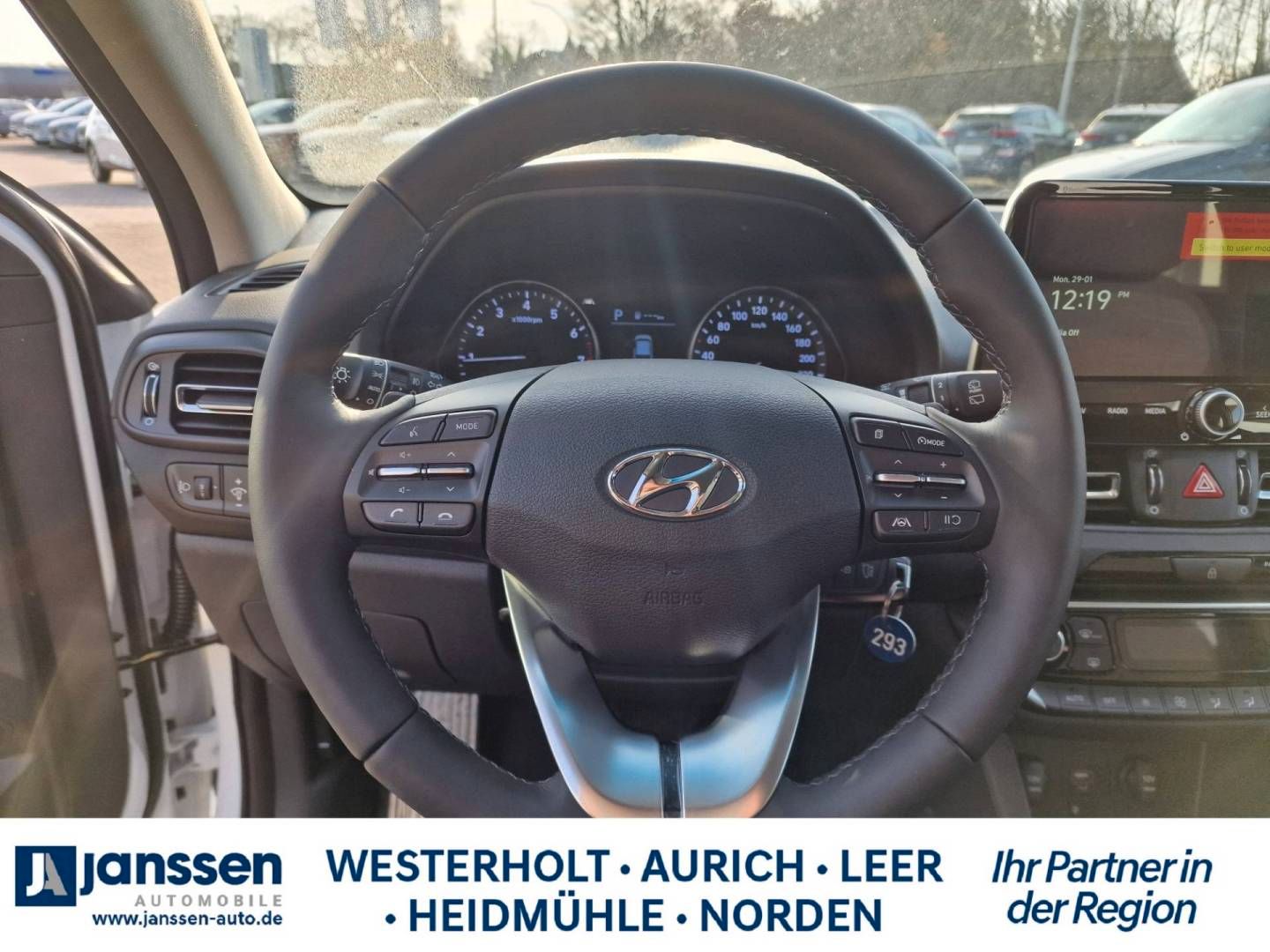 Fahrzeugabbildung Hyundai i30 TREND Navigationspaket