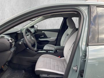 Citroën C4 MAX PURETECH 130 EAT8 Kam.+KeyLess+LED+Navi