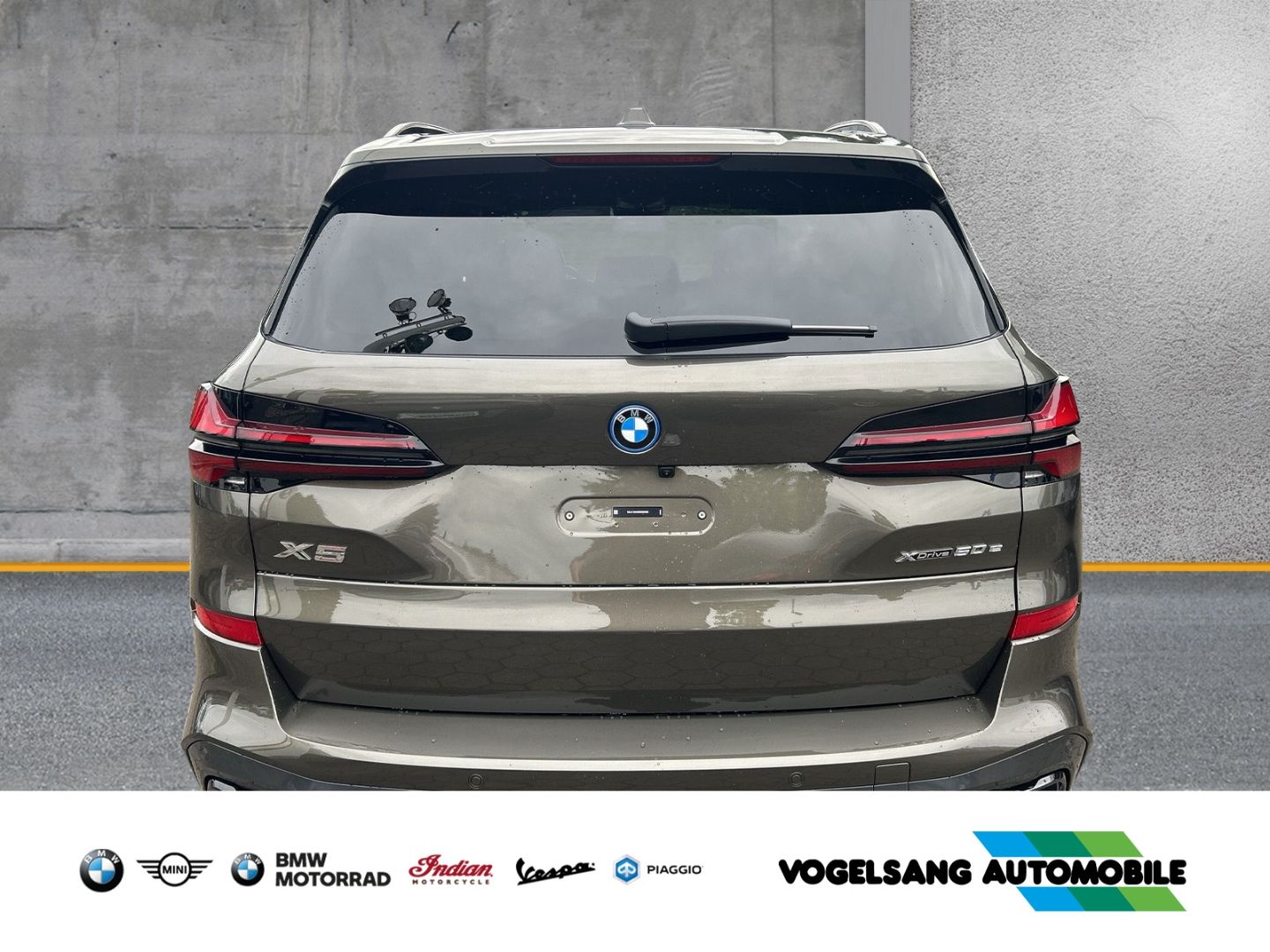 Fahrzeugabbildung BMW X5 50 e M Sport Sportpaket HUD Luftfederung AD N