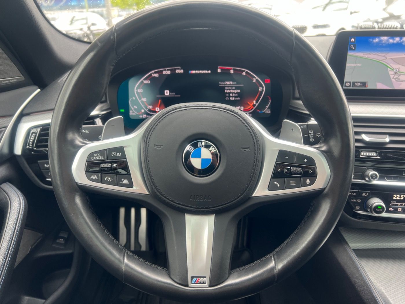 Fahrzeugabbildung BMW M550d xDrive Tour. AHK/NighVis 2 JAHRE GARANTIE