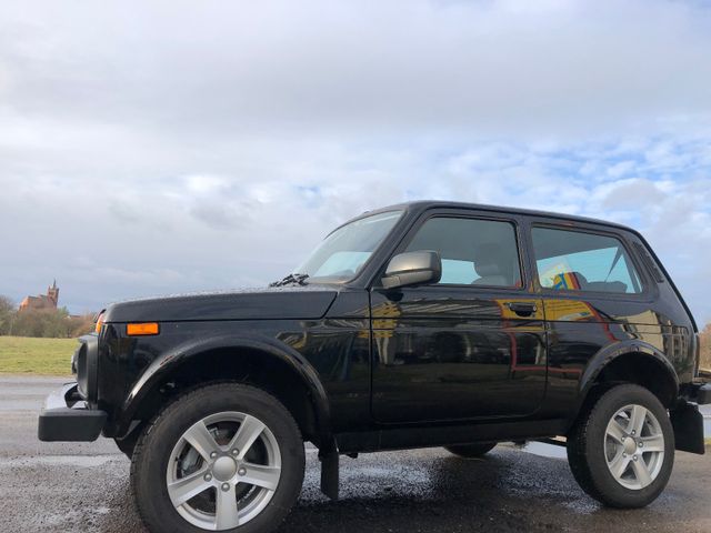 Lada Niva "PREMIUM PLUS" KLIMA! Sitzheiz.! el. Spieg!