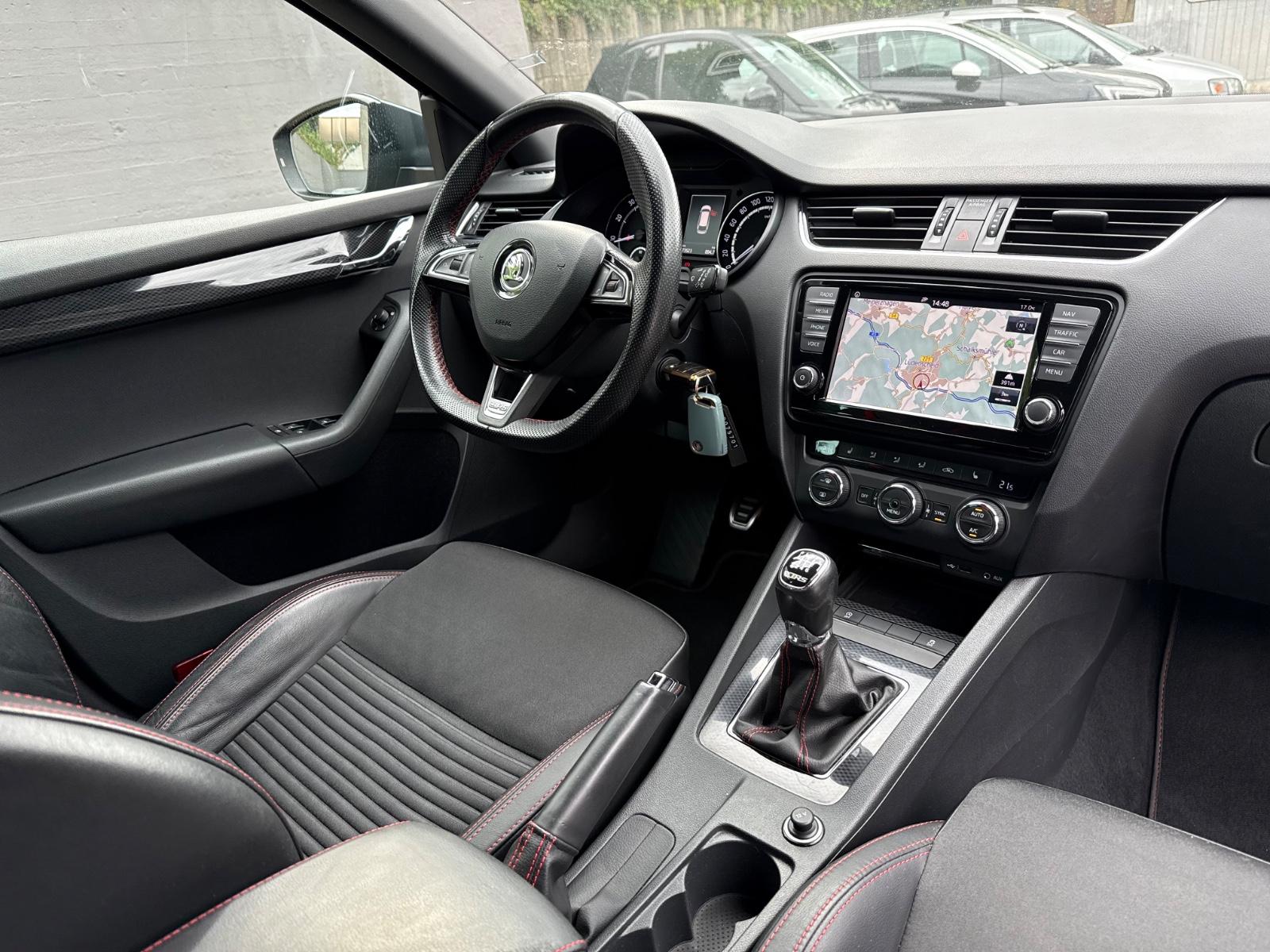 Skoda Octavia Combi RS Klima Navi Xenon -nur 73.000km!