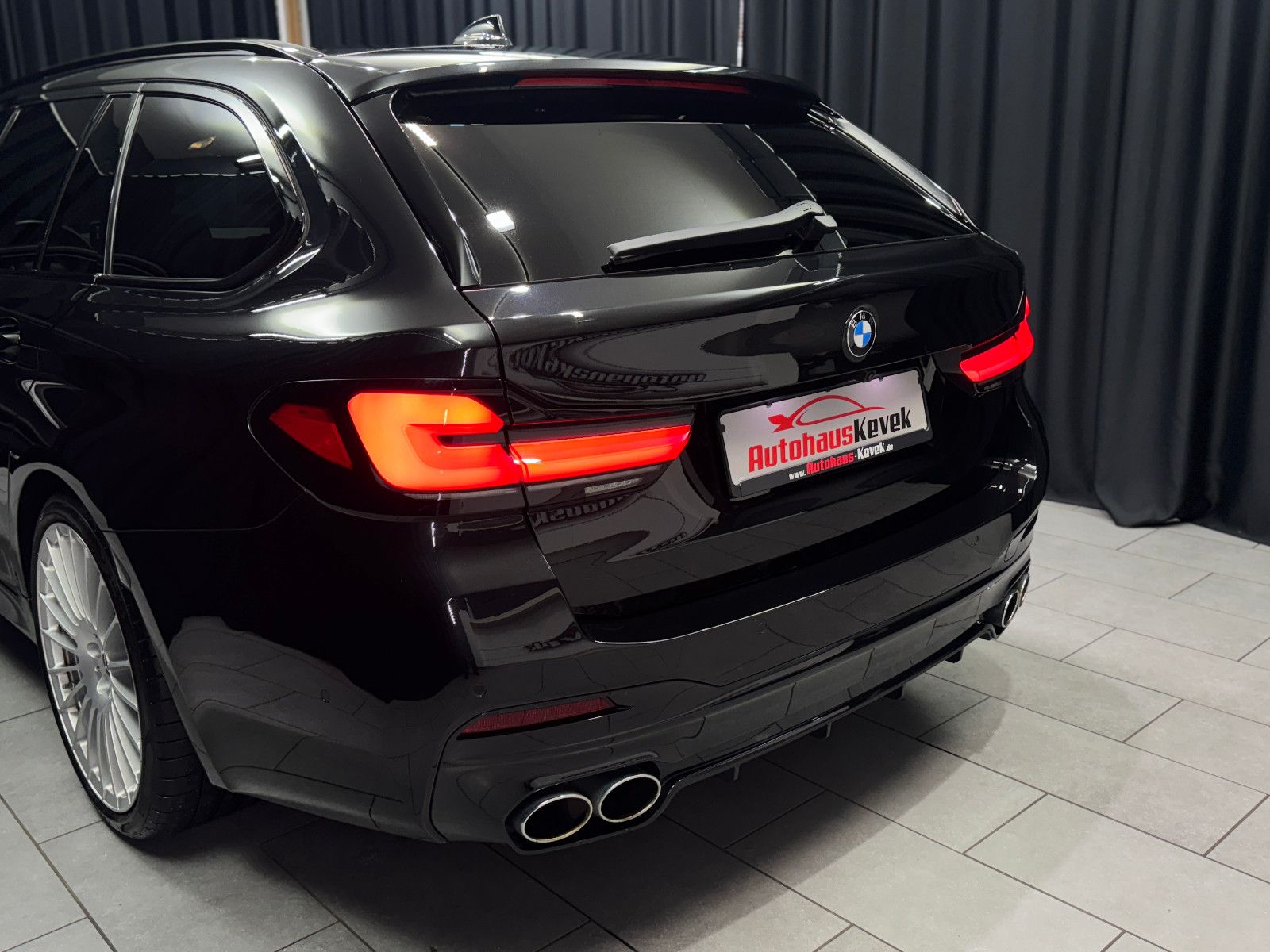 Fahrzeugabbildung ALPINA B5 4.4 Touring|LASER|PANO|HEAD-UP|VOLL