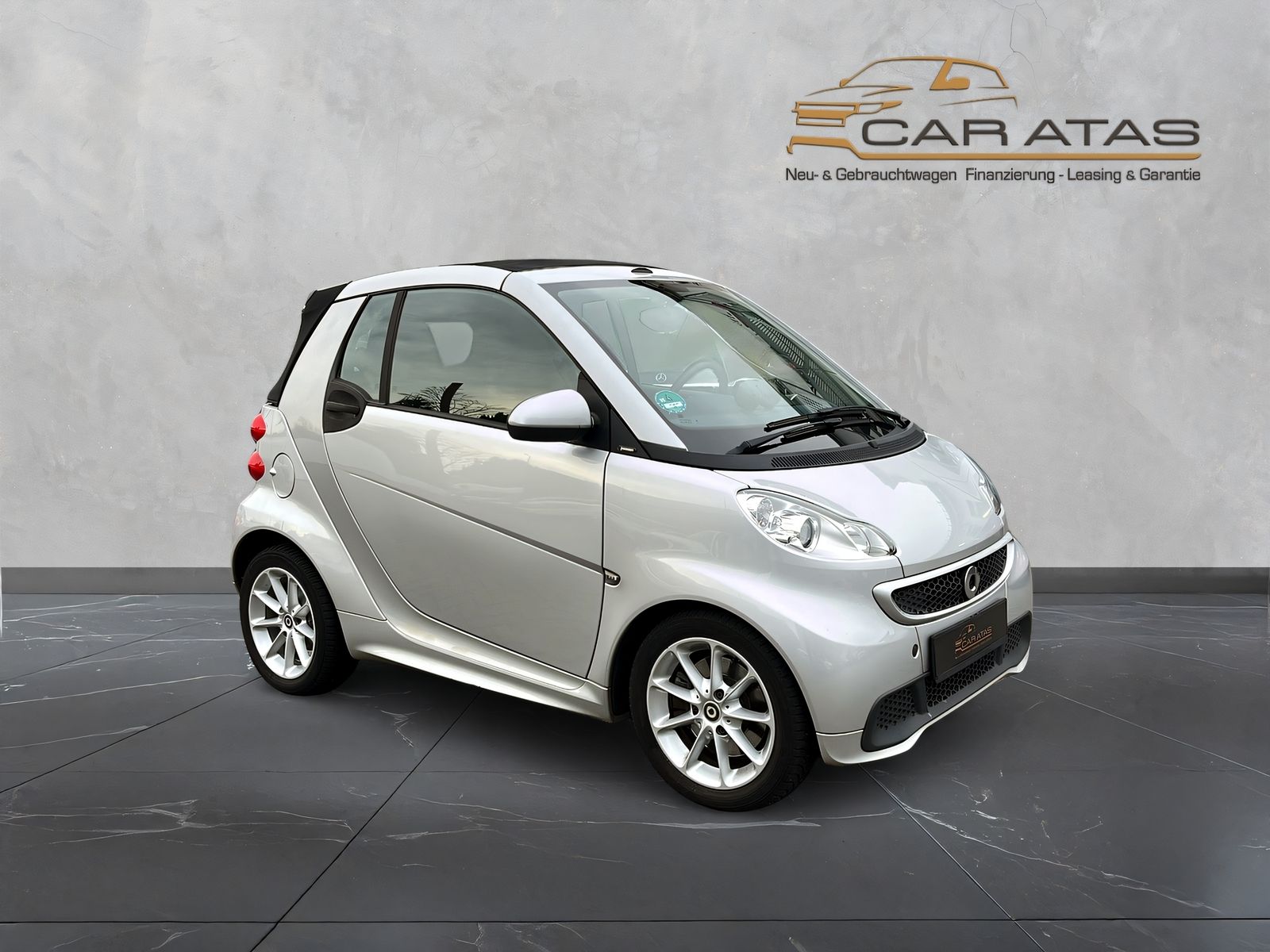 Fahrzeugabbildung Smart ForTwo Cabrio MHd AUT. KLIMAAUT. SITZHEIZUNG