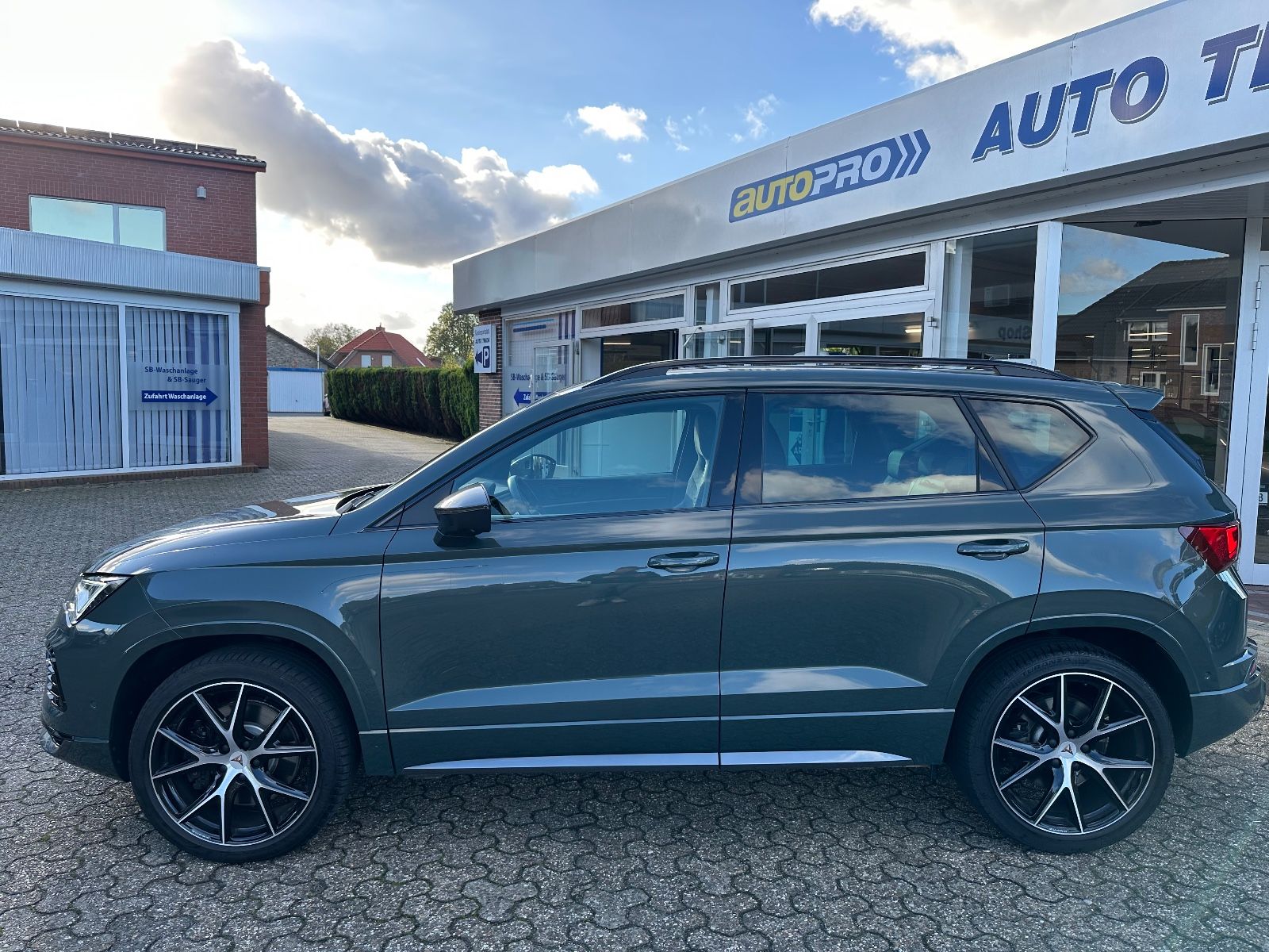 Fahrzeugabbildung CUPRA Ateca 2.0 TSI VZ 4Drive Pano/Navi/ACC/DCC/360°