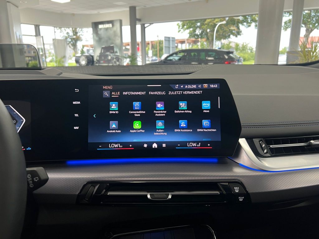 BMW 223 Active Tourer d xDrive M-Sport PANO*HUD*360°