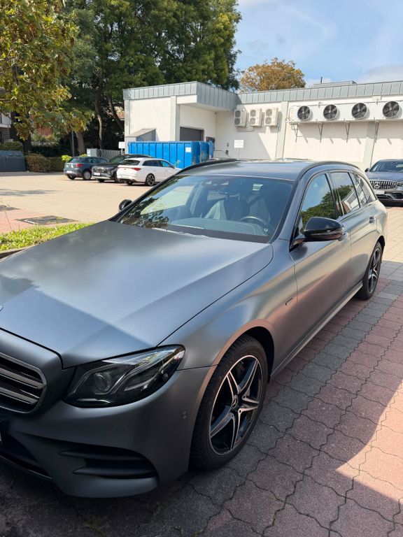 Image of Mercedes-Benz E 300