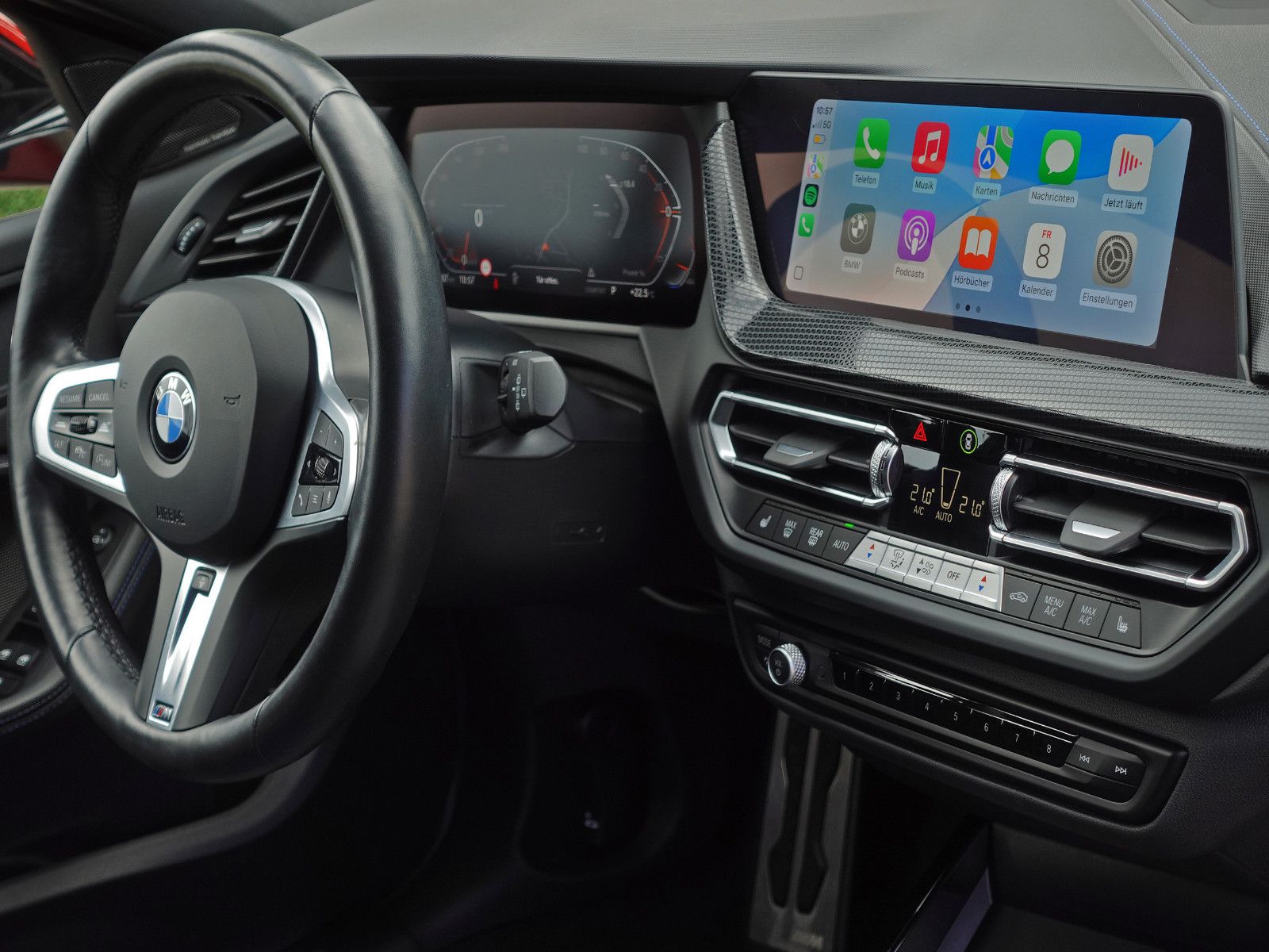 Fahrzeugabbildung BMW 118i Aut. M Sport M Shadow HUD harman/kardon 19"