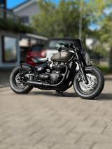 Triumph Bonneville Bobber CUSTOM - TRIUMPH CUSTOM