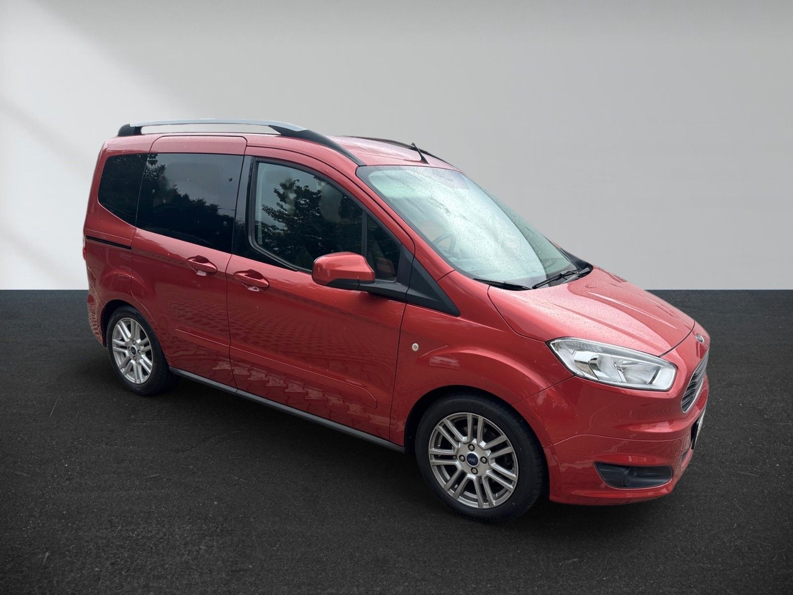 Ford Tourneo Courier Titanium – Bild 2