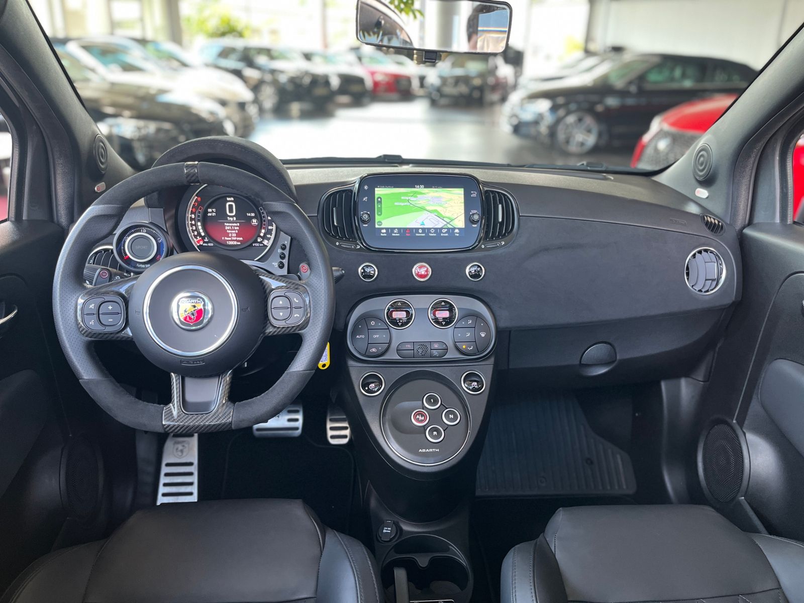 Fahrzeugabbildung Abarth 695C Turismo Aut. BEATS XENON NAVI