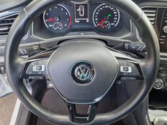 Fahrzeugabbildung Volkswagen T-Roc 1.5 TSI Sport Navi Leder SiHz PDC ACC AHK