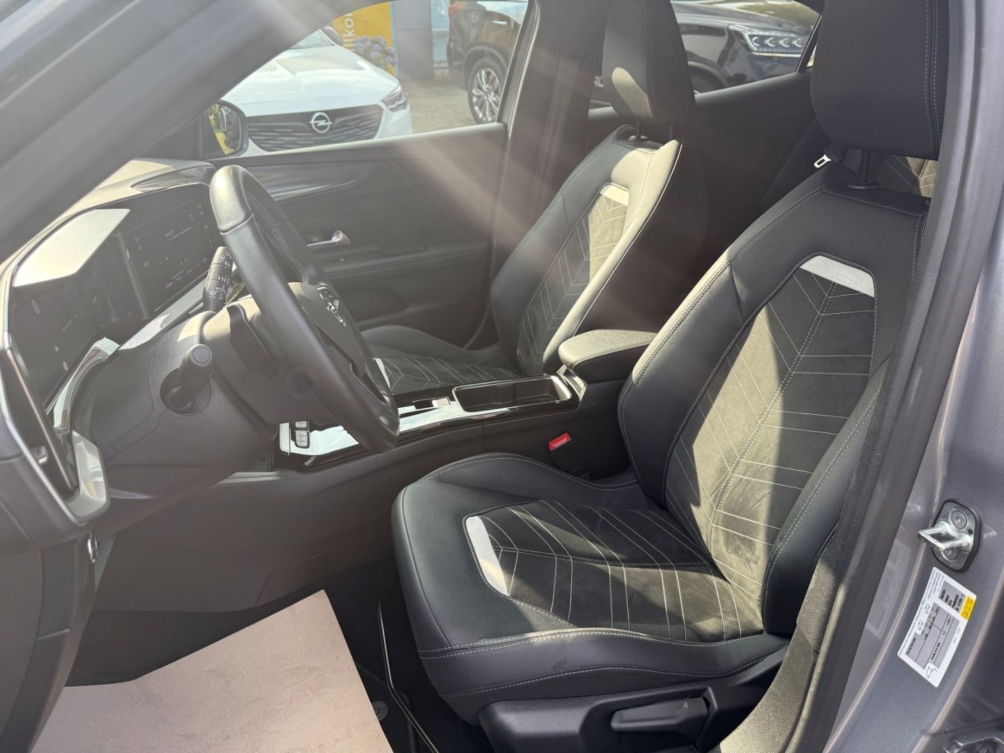 Fahrzeugabbildung Opel Mokka Ultimate 1.2 Turbo Leder+Kamera+Sitzheizun