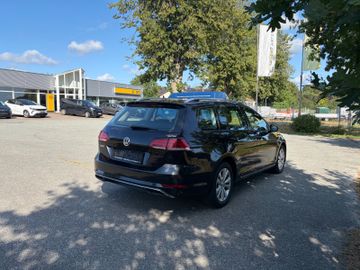 Volkswagen Golf - 6