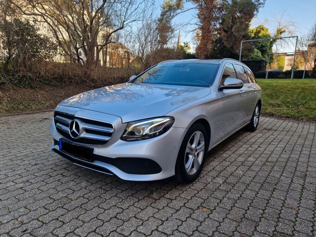 MERCEDES-BENZ E 220d T AVANTGARDE Autom. MultiBeam LED