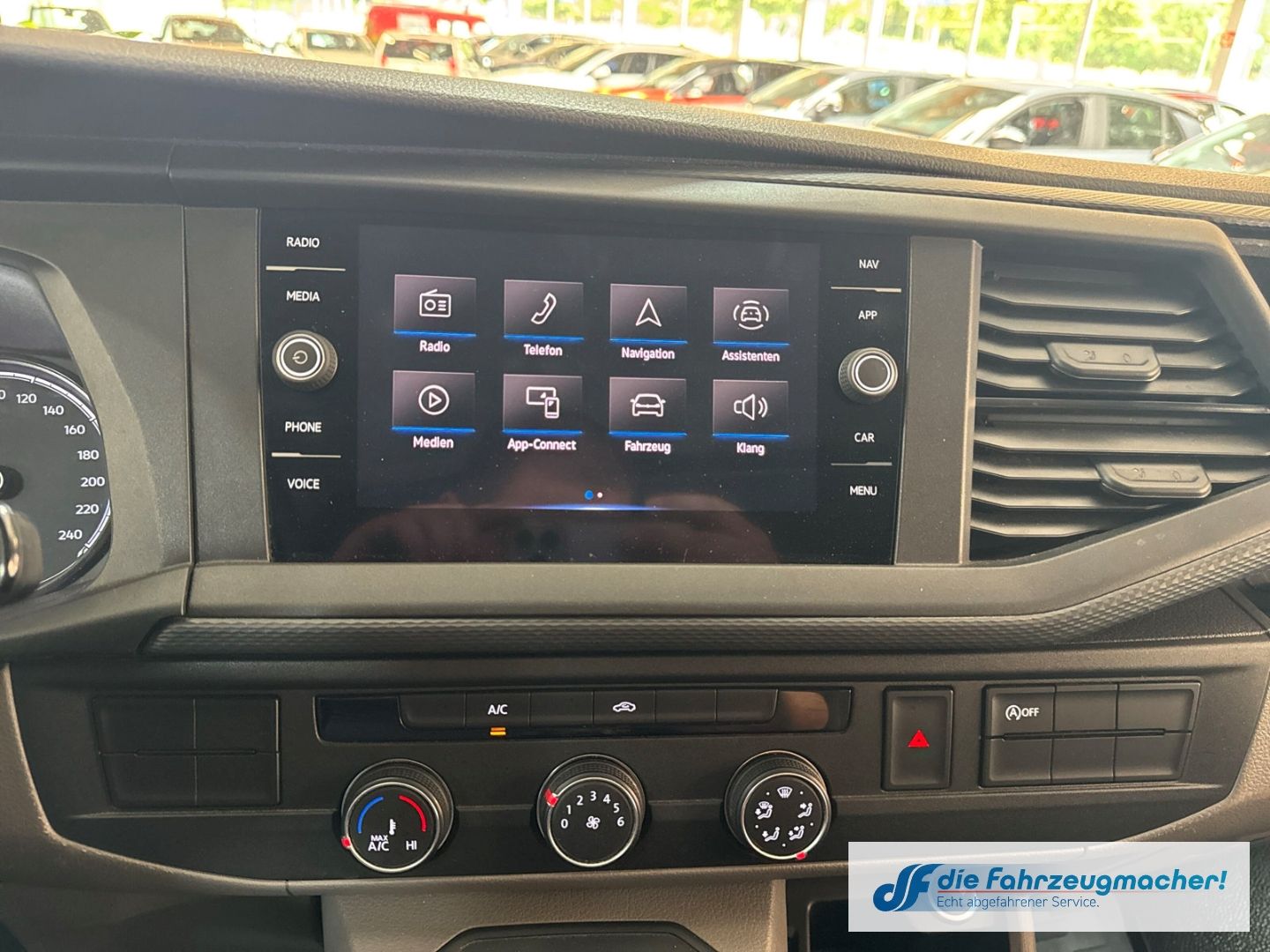 Fahrzeugabbildung Volkswagen Transporter T6.1 Kasten FWD Navi LED ACC Apple *