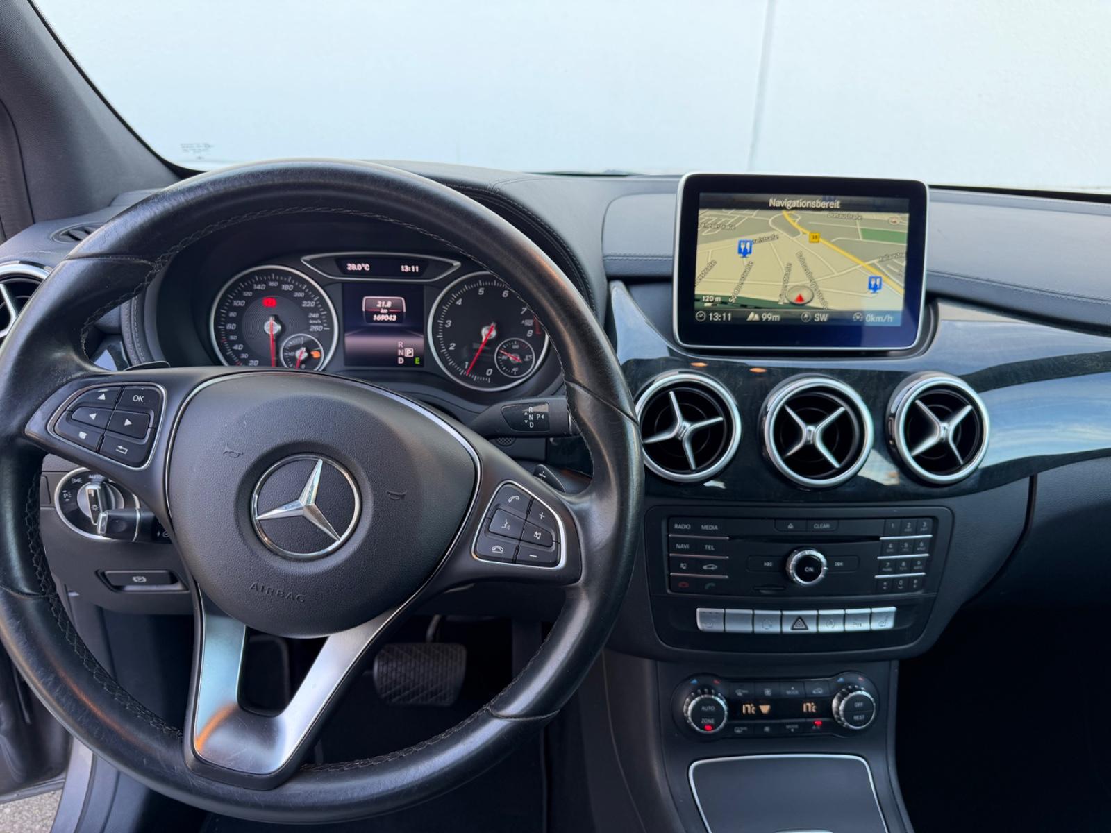 Mercedes-Benz B 180 Sytle 8-fach Bereift*Aut.*Rückfahrkamera*