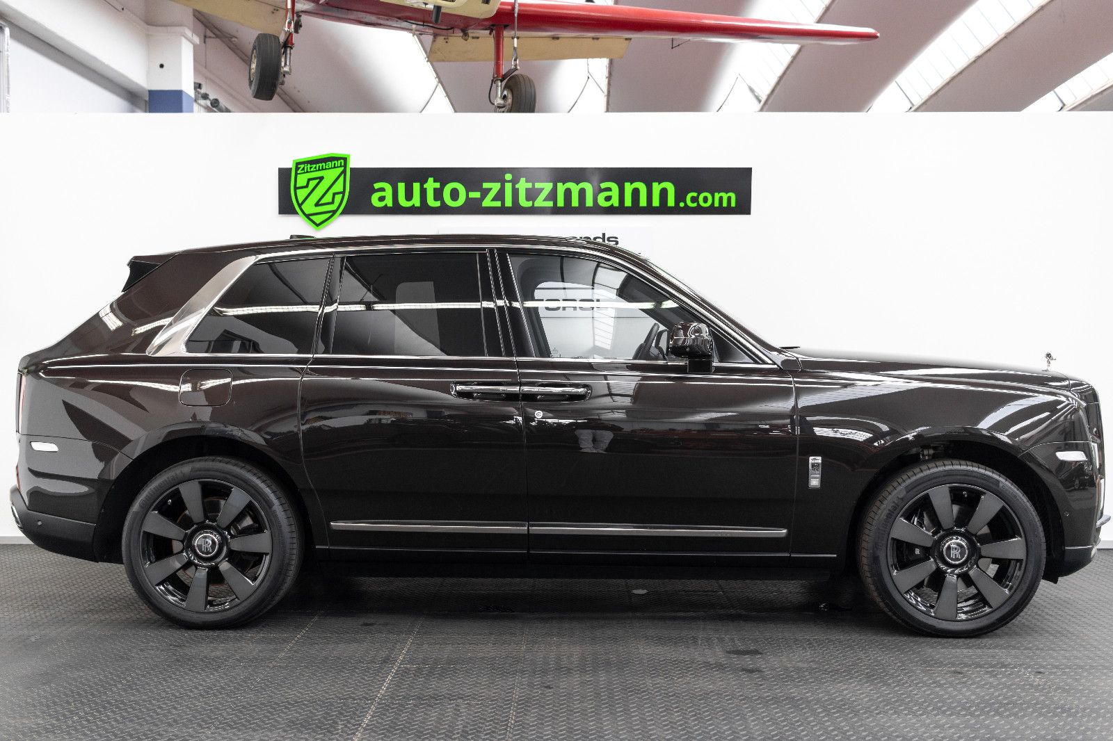 Fahrzeugabbildung Rolls-Royce Cullinan/4-SEATS/PANO/BELÜFTUNG/TV/BESPOKE/NIGHT