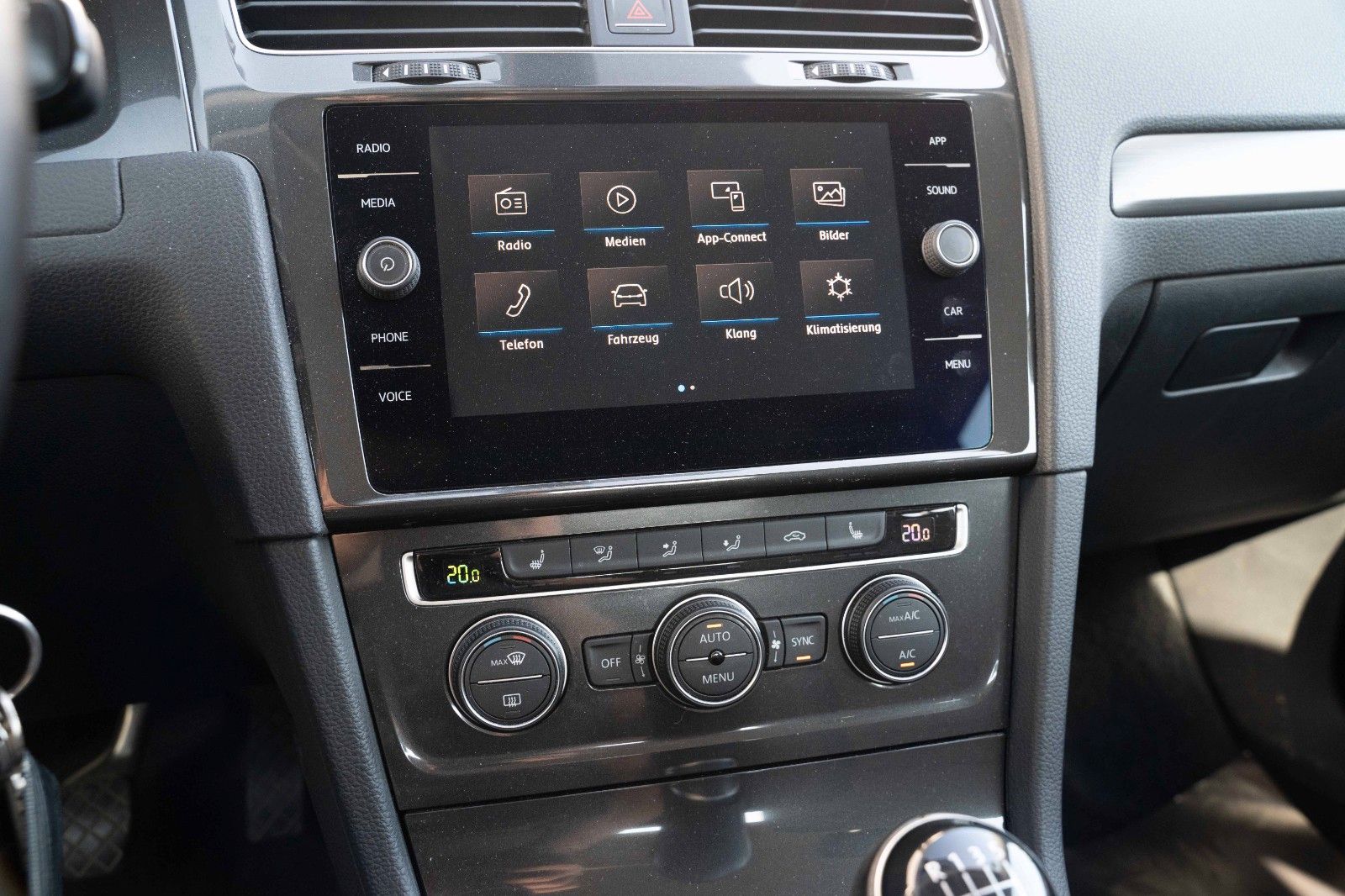Fahrzeugabbildung Volkswagen GOLF VII LIM 1.4 TSI LED KAM NAVI MFL PDC SHZ