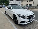 Mercedes-Benz C 300 Autom. - - Mercedes-Benz C 300: Coupe