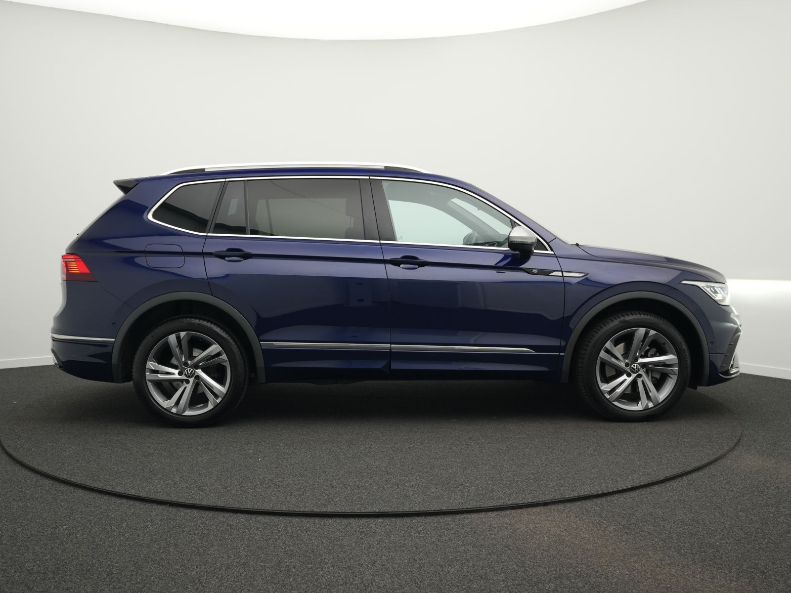 Volkswagen Tiguan Allspace R-Line 2.0 TSI 4motion DSG AHK foto 12