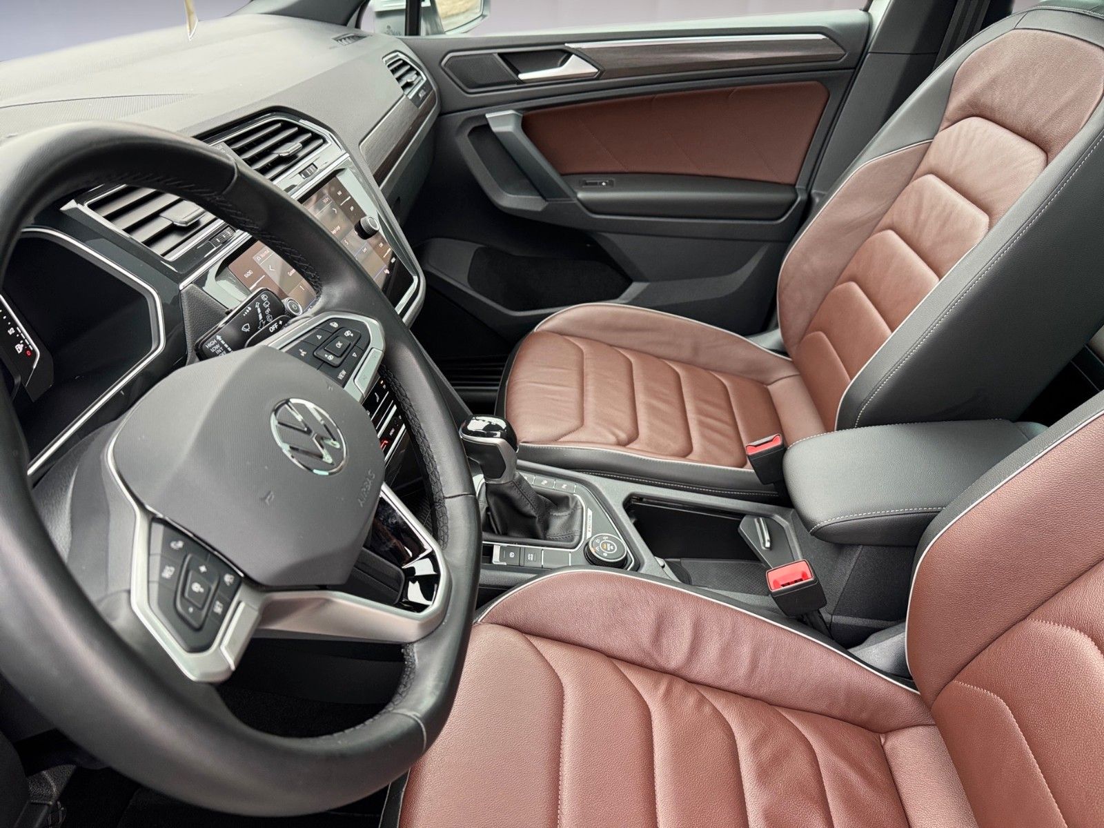 Fahrzeugabbildung Volkswagen Tiguan Elegance 4Motion 2.0 TDI