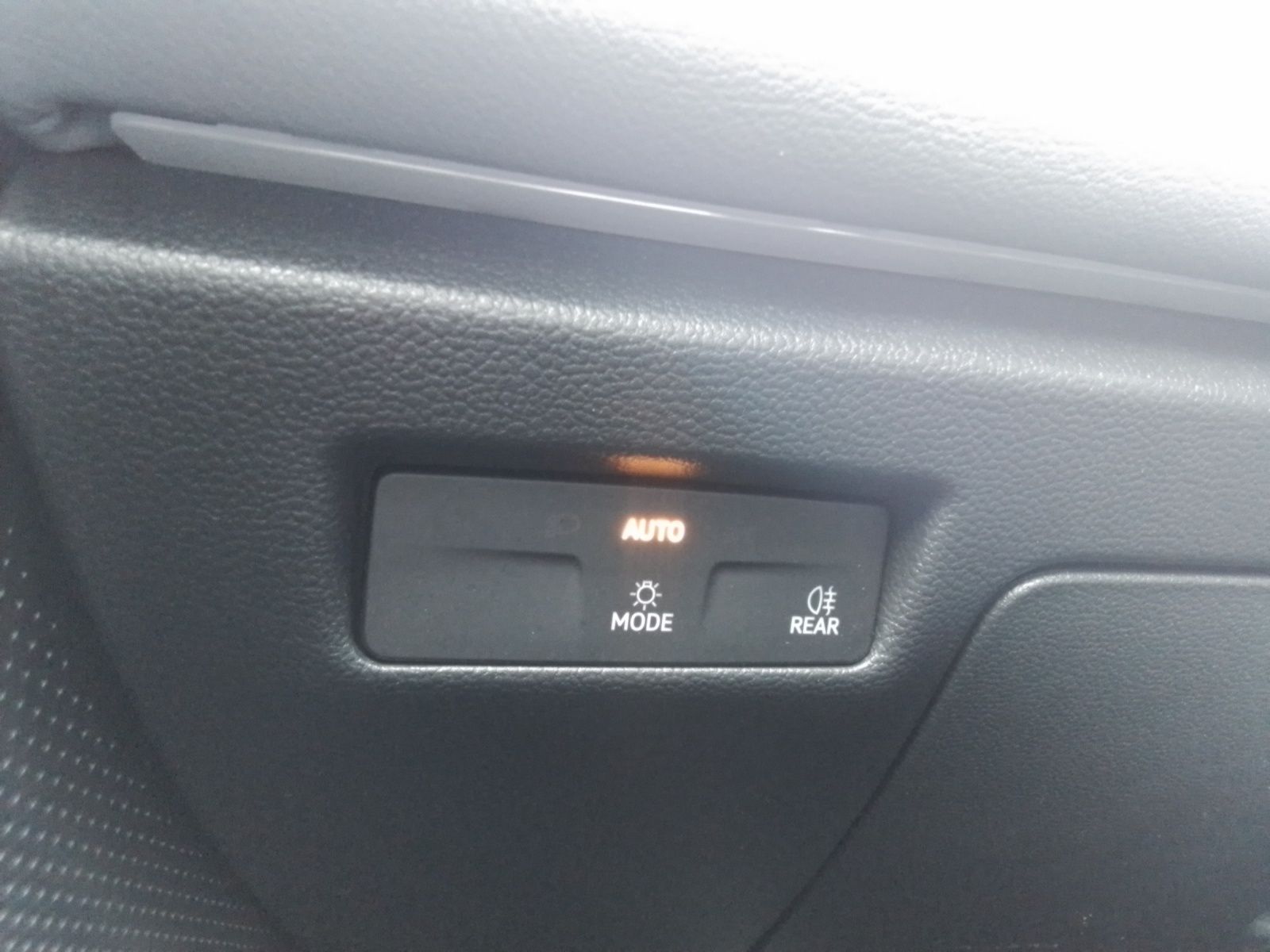 Fahrzeugabbildung Volkswagen Passat TDI DSG Business LED ACC AHK NAVI TRAILER