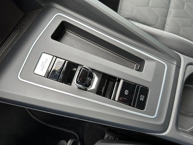 Fahrzeugabbildung Volkswagen Golf VIII 2.0TDI DSG "GOAL" LED+ACC+AHK+KAM+++