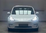 Tesla Model 3 Allradantrieb mit Dualmotor Performa...