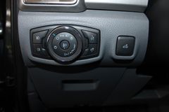 Fahrzeugabbildung Ford RANGER 2.2 TDCi 4x4 XLT DoKa Automatik + AHK