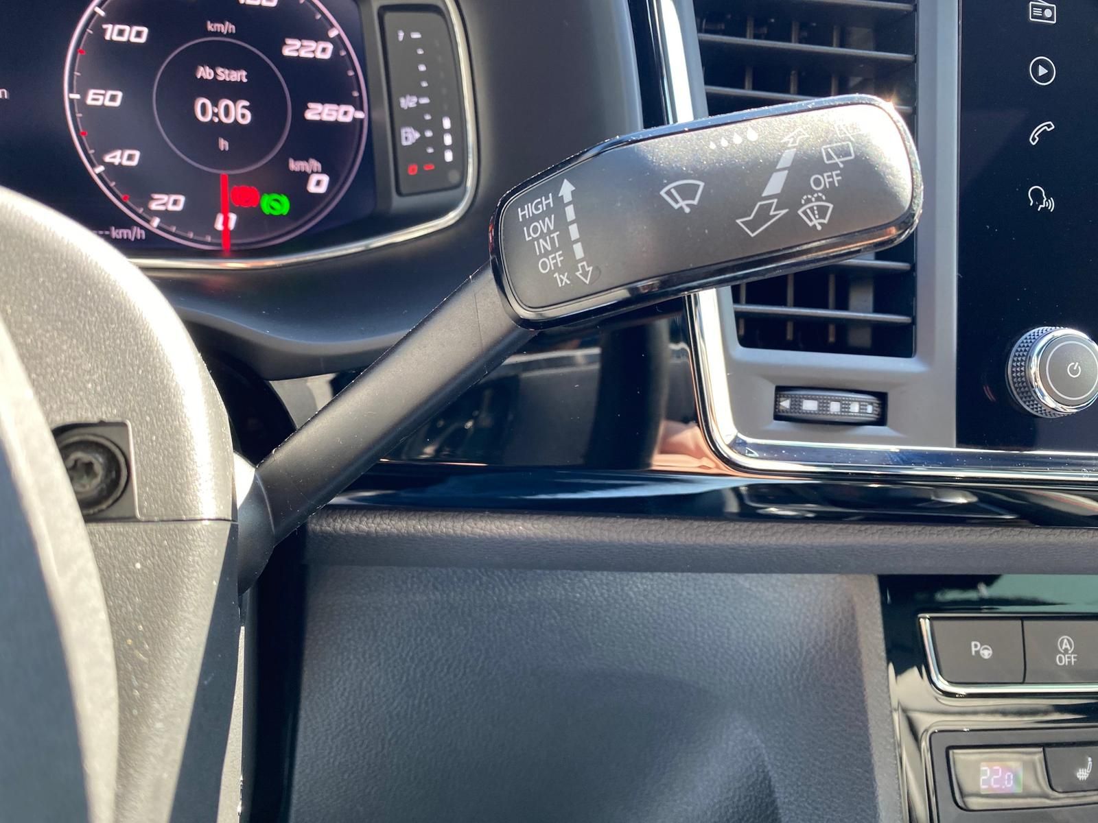 Fahrzeugabbildung SEAT Ateca 1.5 TSI FR APP+ACC+RFK+AHK+NAVI+SITZHEIZ