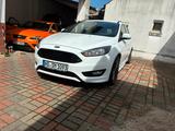Ford Focus 1,0 EcoBoost 125 PS ST-Line Turnier  - Ford Focus: ST Ps