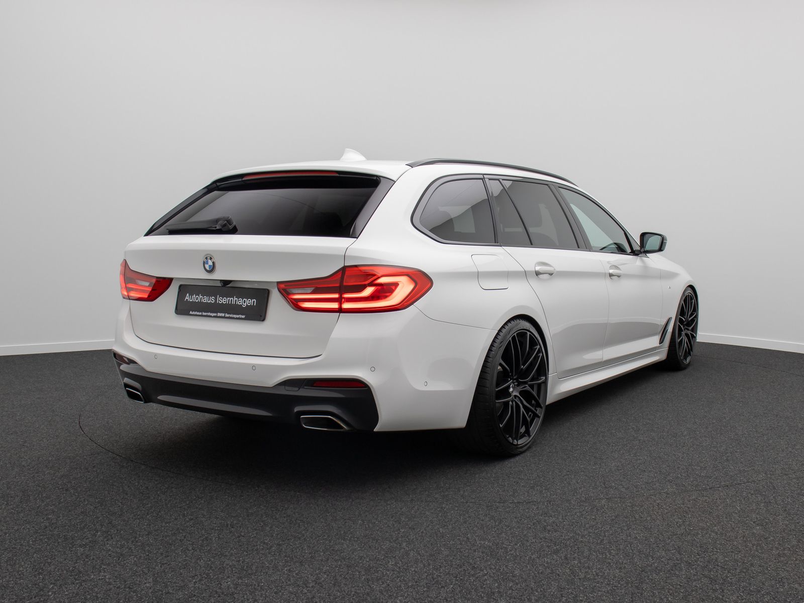 Fahrzeugabbildung BMW 520d M Sport HUD HiFi Panorama 20" Motorschaden!