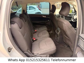 Ford S-Max - 11