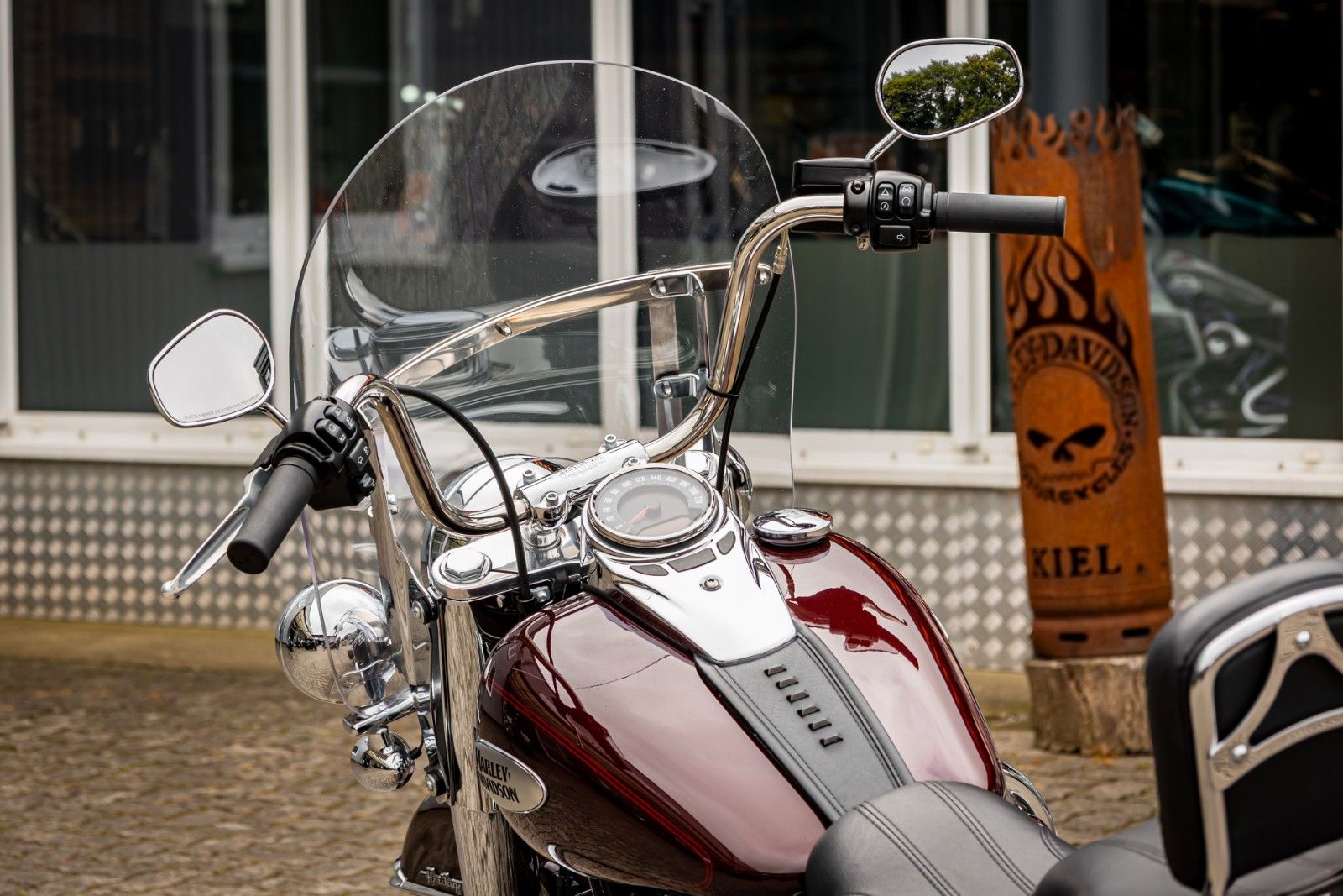 Fahrzeugabbildung Harley-Davidson Softail Heritage FLHCS 114 CUI -NEUWERTIG -