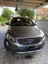 Volvo XC60 T5 AWD Summum Geartronic Topzustand - Volvo XC60: Allradantrieb