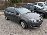 Opel Astra J Sports Tourer Exklusiv - Opel Astra: Tourer Sport
