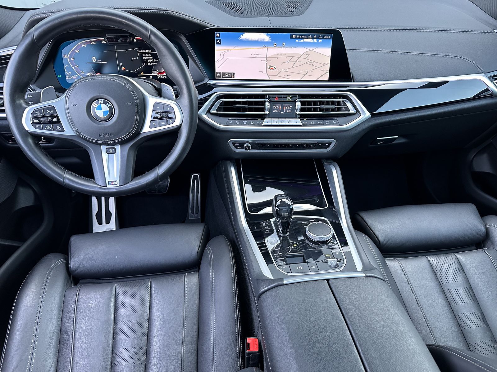 Fahrzeugabbildung BMW X6 xDrive30d M-Sport NAV+LASER+AHK+PANO+HEAD-UP