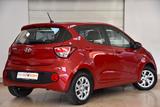 Hyundai i10 1.0 Automatik *EINPARKHILFE*KLIMA* - Hyundai i10 Gebrauchtwagen in Köln