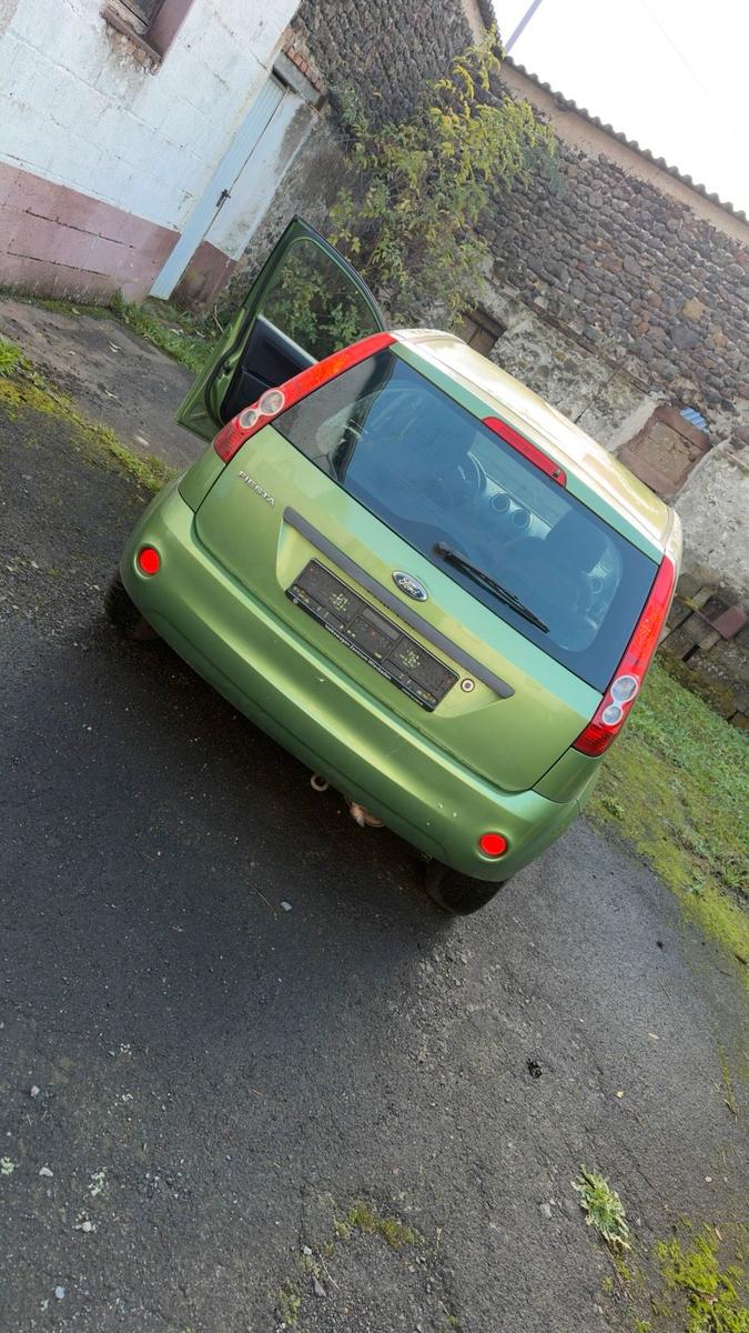 Ford Fiesta 2006 — engine 80 HP (59kW)